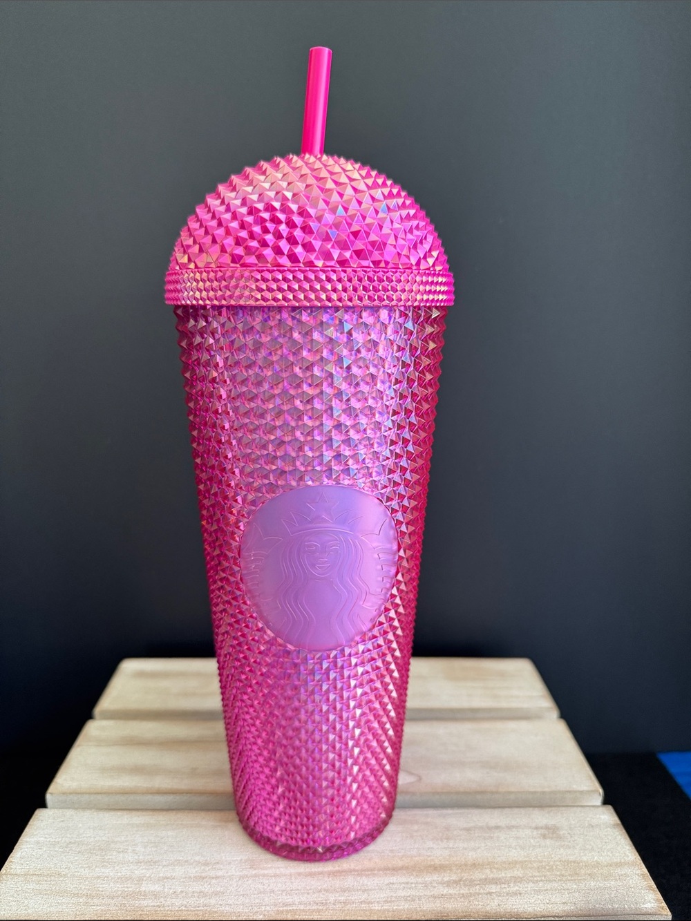 NWT Starbucks 2025 Studded Iridescent Pink Dome Lid Venti Tumbler 24 oz